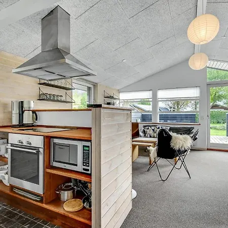 Semesterbostad Awesome In Haderslev With Kitchen